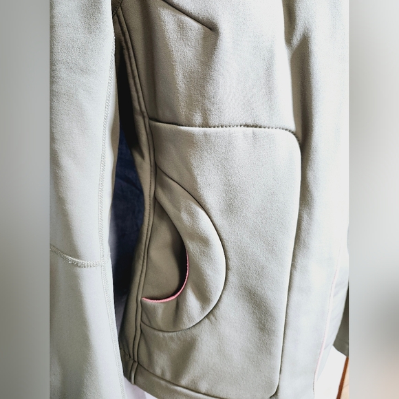 Lululemon Vintage Softshell Jacket. Size 6. Olive.  Rare🌟 - Picture 4 of 15